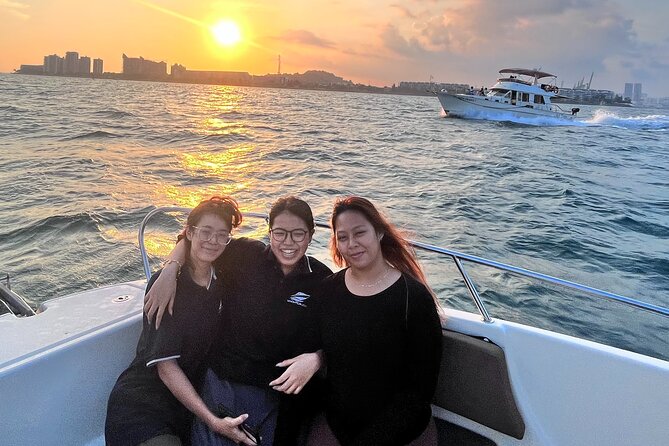 Singapore Southern Islands Speedboat Guided Tour - From Prestigious Marinas to Southern Islands: What You See (And What You Don’t)