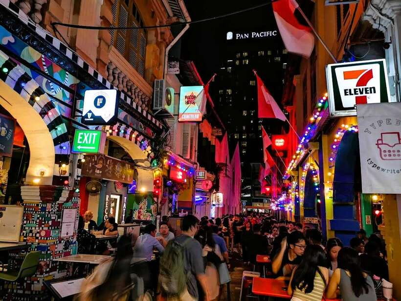 Singapore: Street Food & Ethnic Quarters Kick Scooter Tour - Sri Krishnan Temple to Kwan Im Thong Hood Cho Temple: Two More Quick Faith Stops