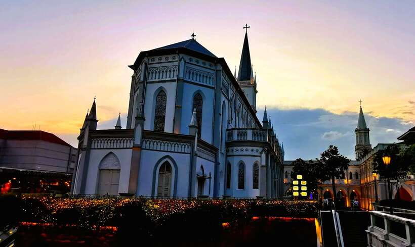 Singapore: Street Food & Ethnic Quarters Kick Scooter Tour - Churches, CHIJMES, and a Raffles Hotel Photo Break