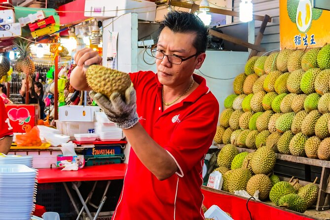 Singapore Street Food Tour with a Local: A Feast for Foodies 100% Personalized - Hainanese chicken rice: the national dish stop you’ll be glad you included