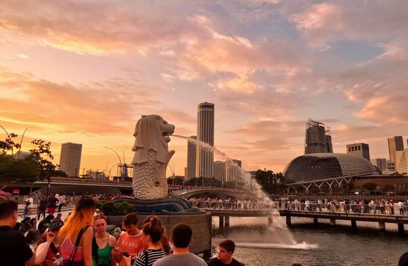 Singapore: Sunset City Tour by Kick Scooter - Museum stops that make the city’s neighborhoods feel connected