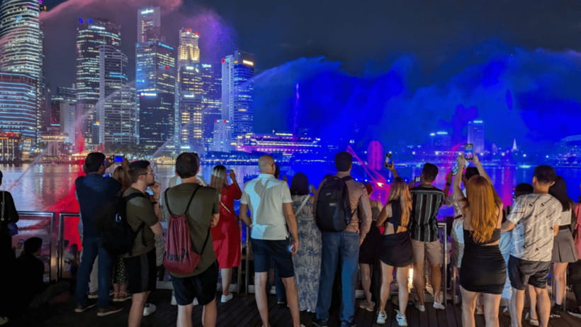 Singapore: Sunset River Cruise and Glittering Light Shows - Clarke Quay river cruise: the fastest way to get skyline context