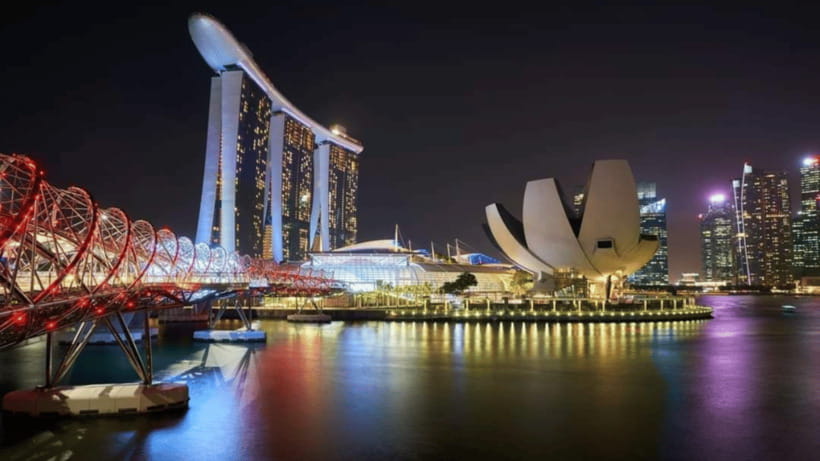 Singapore: Sunset River Cruise and Glittering Light Shows - Merlion Park views: what you’ll notice from the water
