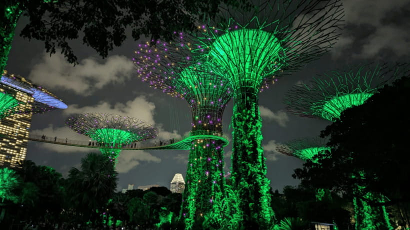 Singapore: Sunset River Cruise and Glittering Light Shows - Marina Bay Sands Spectra: the 15-minute laser-water finale