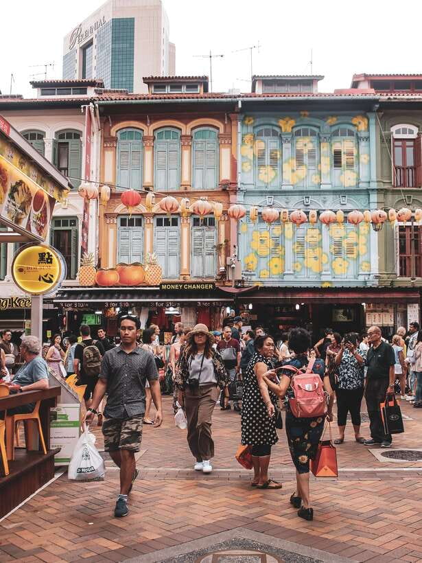 Singapore: Temples, Chinatown and Little India Private Tour - Sultan Mosque with its golden dome: big scale, clear meaning