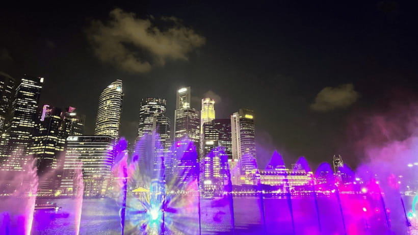 Singapore: Twilight Tour with River Cruise and Light Shows - Who should book this twilight tour (and who might skip it)