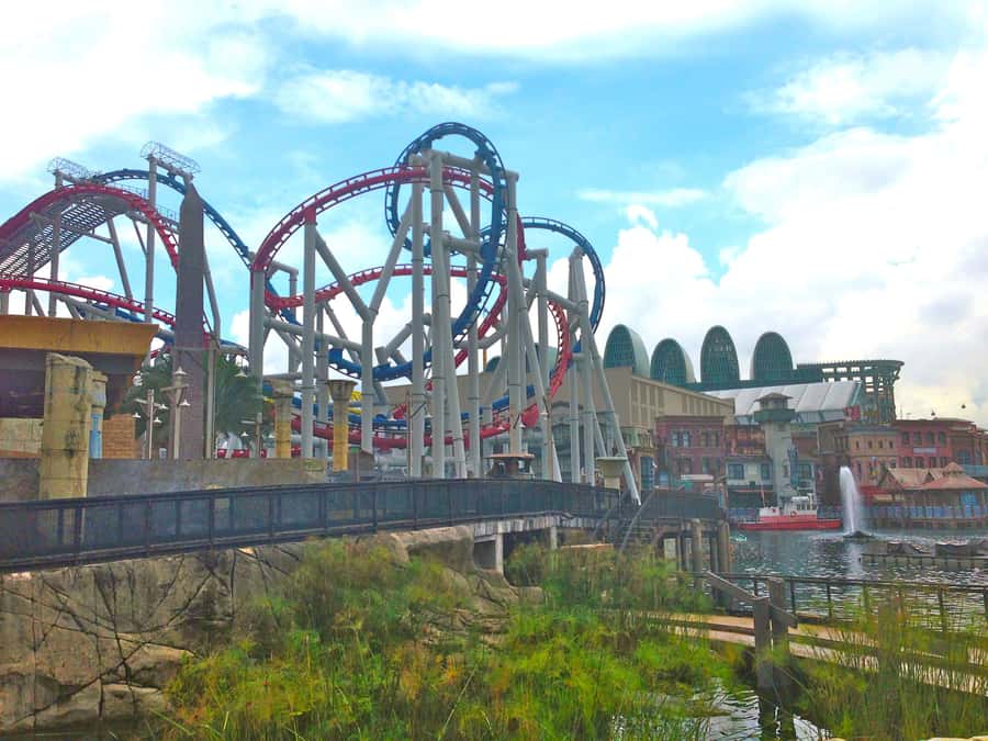 Singapore: Universal Studios Entry Ticket & Hotel Transfer - Live entertainment and shows: plan them or they’ll steal your time