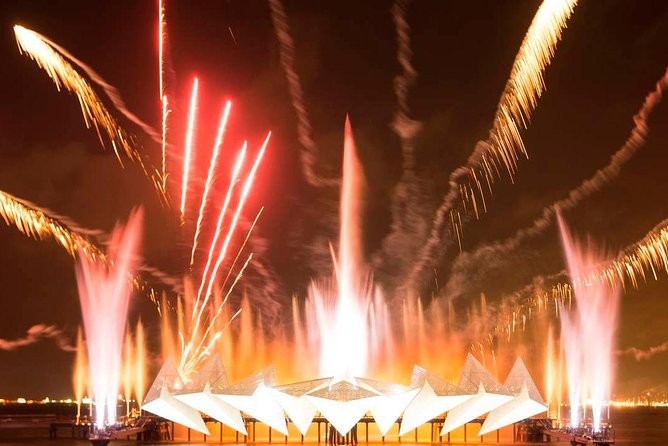 Singapore: Wings of Time Fireworks Symphony - The 30-minute story show: Shahbaz, Rachel, Felix, and the water choreography