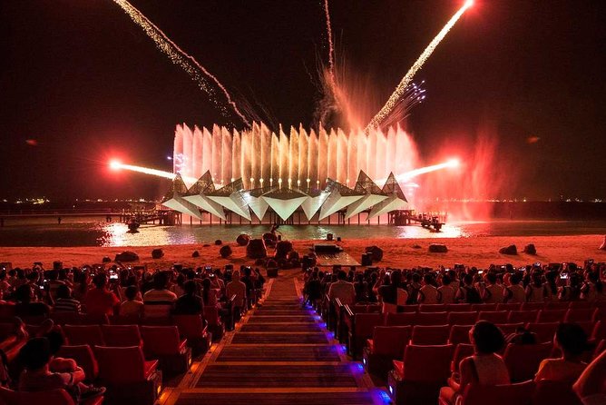 Singapore: Wings of Time Fireworks Symphony - Fireworks on Sentosa, but not the whole story