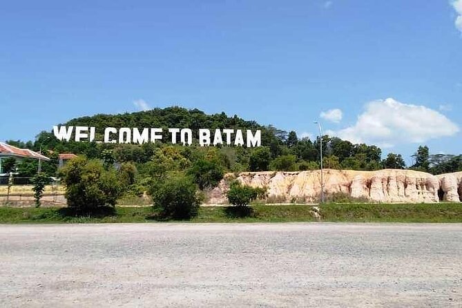 SMALL GROUP: Batam day tour with Ferry, 1-hour Massage, and Lunch from Singapore - Shops, coffee-style stops, and the reality of Batam tourism