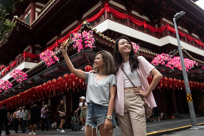 Streets Alive Singapore Walking Tour (Chinatown Edition) - Stop 3 on Sago Lane to Buddha Tooth Relic Temple and Museum