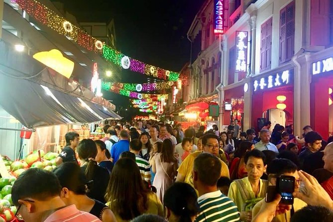 Tastes of Chinatown - Stop One: Chinatown Streets That Show the City’s Mixed Beliefs