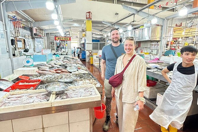 Tasting Trails: Chinatown, Little India & Kampong Glam, Haji Lane - Buddha Tooth Relic Temple and Chinatown Complex: finish with icons and everyday food stalls