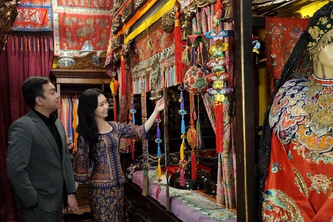 The Peranakan Mansion - Experience Singapore's Unique Culture - Entering the Second Level: Your Main Practical Challenge