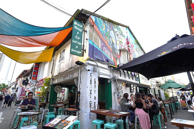 Thread of Faith and Fabric: Singapore Kampong Glam Walking Tour - Snacks and dessert: how the food fits the story