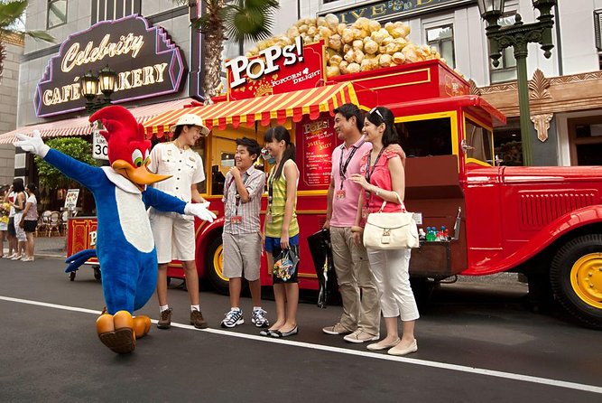 Universal Studios Singapore Admission Ticket with Transfer - Lockers, food, and the no-ATM problem