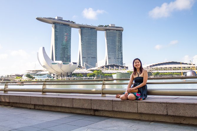 Vacation Photographer in Singapore - Art Science Museum and the Helix Bridge area: classic Singapore details without the stress